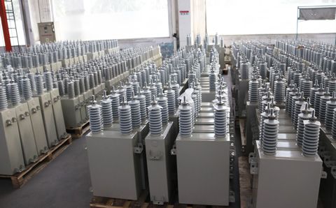 并联电力电容器使用不当可能导致哪些问题？
